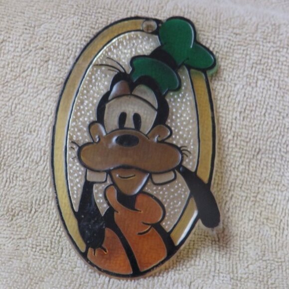 Disney Goofy Plastic Suncatcher.  Vintage 1960s/1970s - Picture 1 of 2